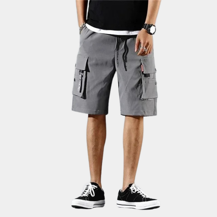 Moderne Herren Cargo-Shorts, vielseitig kombinierbar, ideal für Freizeit & warme Sommertage.