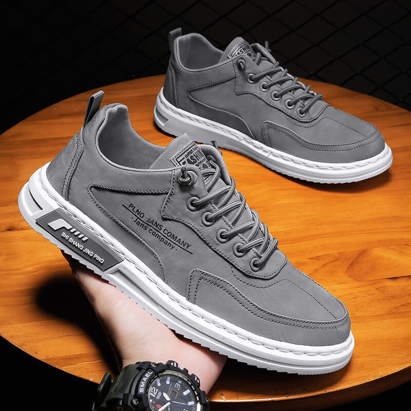 Moderne Herren Orthopädische Sneaker Oscar. Stilvolle Bequemschuhe für den Alltag, fördern gesunde Füße.