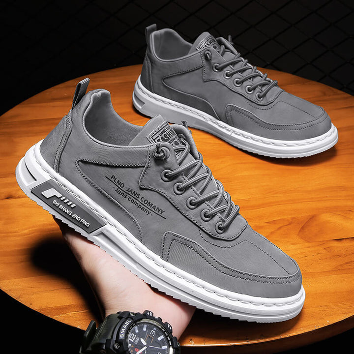 Moderne Herren Orthopädische Sneaker Oscar. Stilvolle Bequemschuhe für den Alltag, fördern gesunde Füße.