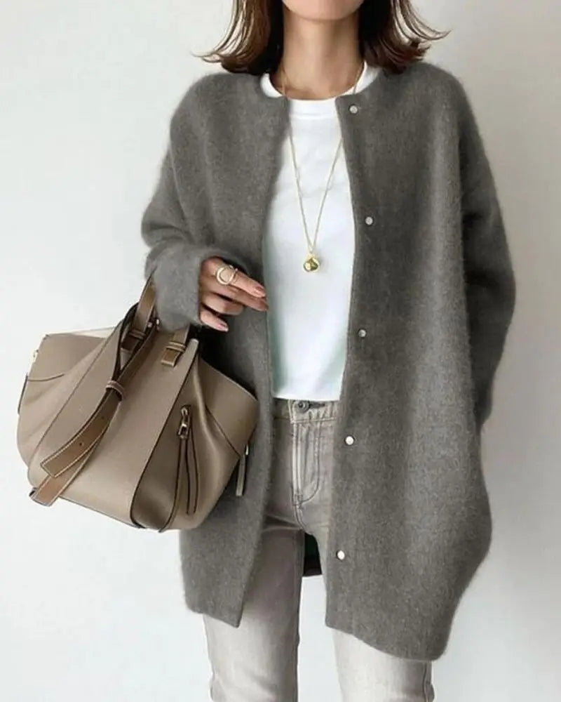 Vielseitige Damenweste, elegant für Business-Looks oder legere Outfits. Warme Herbstmode für Frauen.