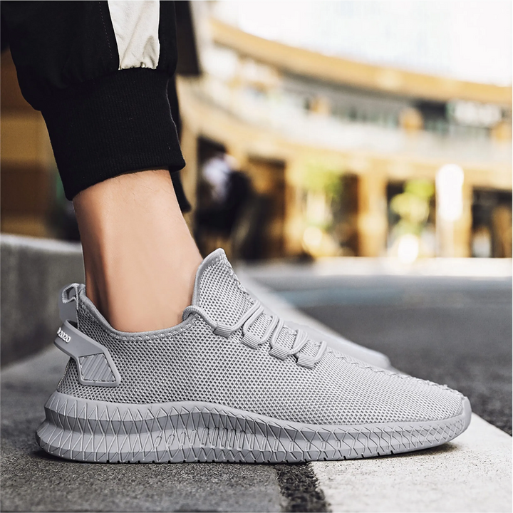 Bequeme orthopädische Herrenschuhe mit ergonomischer Fußstütze für optimale Entlastung.