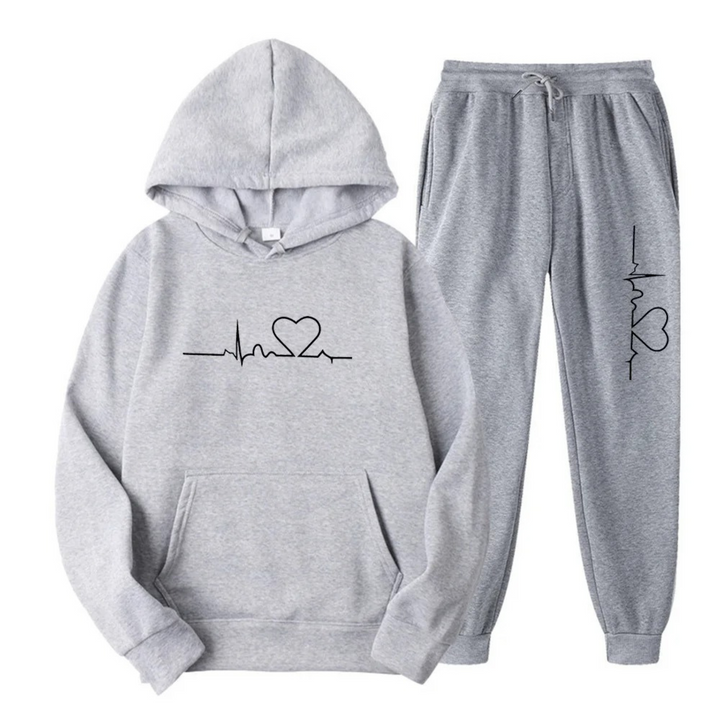 Stilvoller Freizeitanzug für Damen in modernem Design, optimal für entspannte Tage oder Aktivitäten.