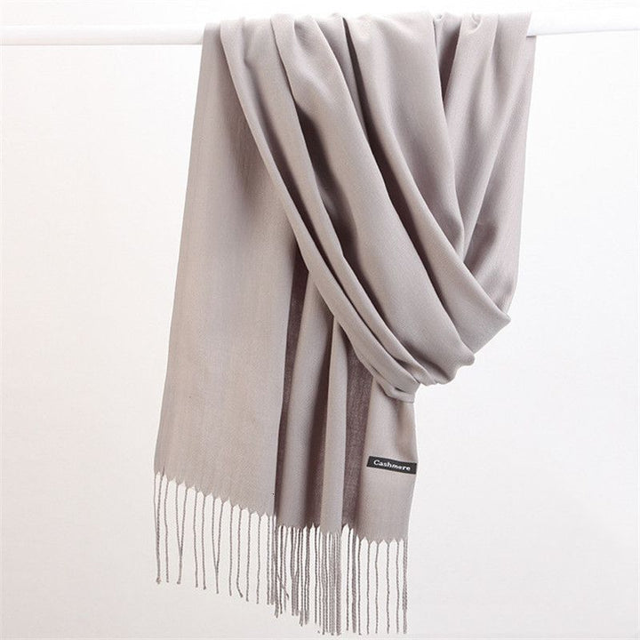 Warmer Damen-Schal Faith, bequem und modisch, perfekt für kühle Herbsttage.