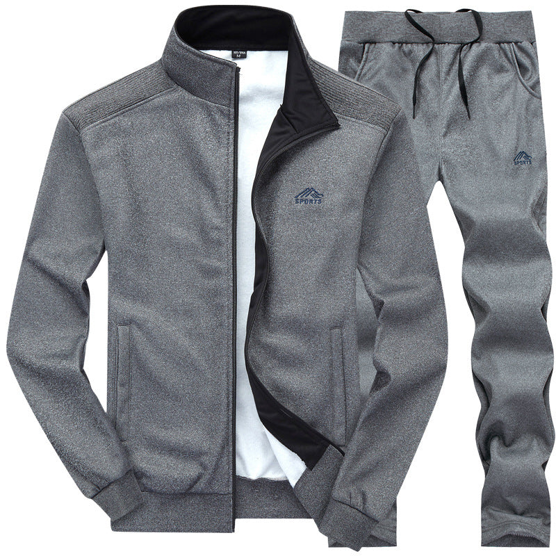 Sportlicher Herren Jogginganzug für maximale Bewegungsfreiheit. Ideal für Training oder als Freizeitanzug mit Komfort.
