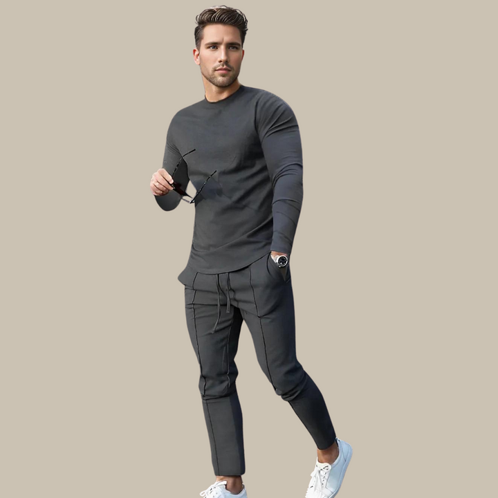 Vielseitiges Herren Freizeit-Outfit: Bequemer Zweiteiler mit Pullover und Jogginghose für jede Jahreszeit.