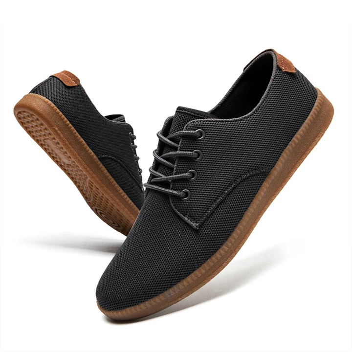 Moderne Herren Freizeitschuhe, vielseitig einsetzbar, mit bequemer Polsterung für ganztägigen Komfort.