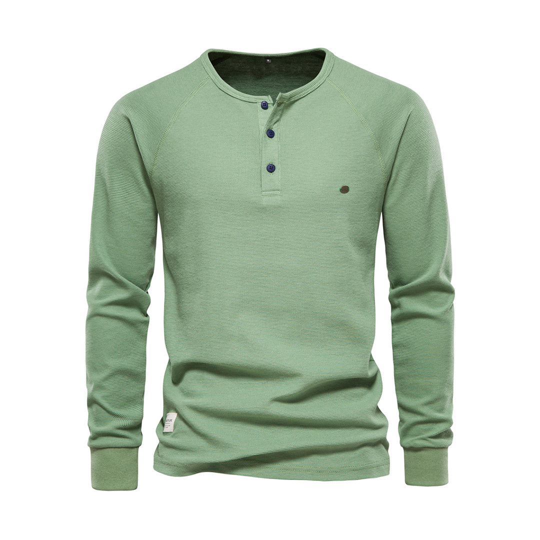 Moderner Herrenpullover in schlichter Optik. Basic Langarm-Oberteil für Herren, ideal für Freizeit & Alltag im Winter.