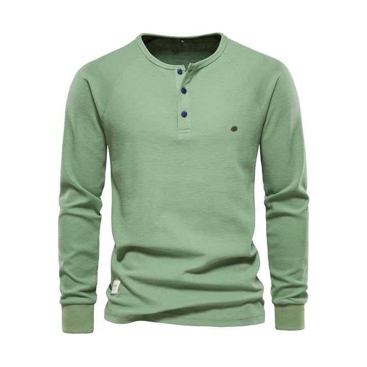 Moderner Herrenpullover in schlichter Optik. Basic Langarm-Oberteil für Herren, ideal für Freizeit & Alltag im Winter.