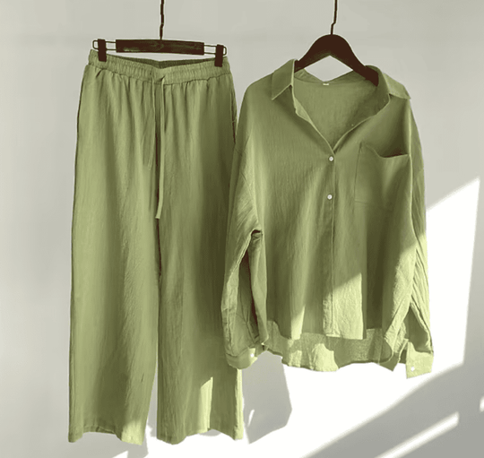 Bequemes Damen Loungewear Set aus leichtem Stoff, ideal für warme Tage & entspannte Sommermode.