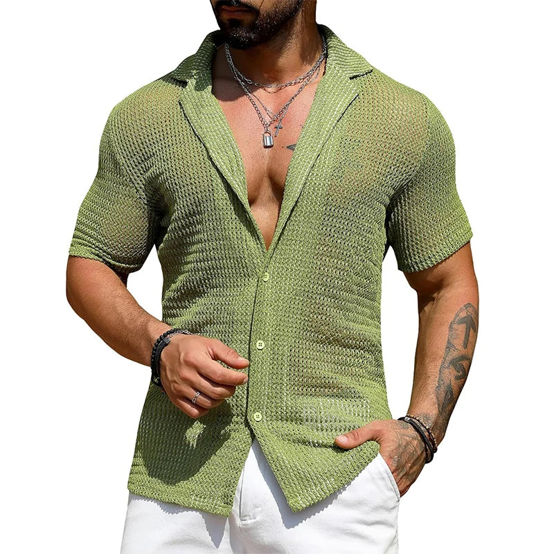 Vielseitiges Herrenhemd, perfekt für den Alltag oder entspannte Sommerabende. Smart-Casual-Stil.