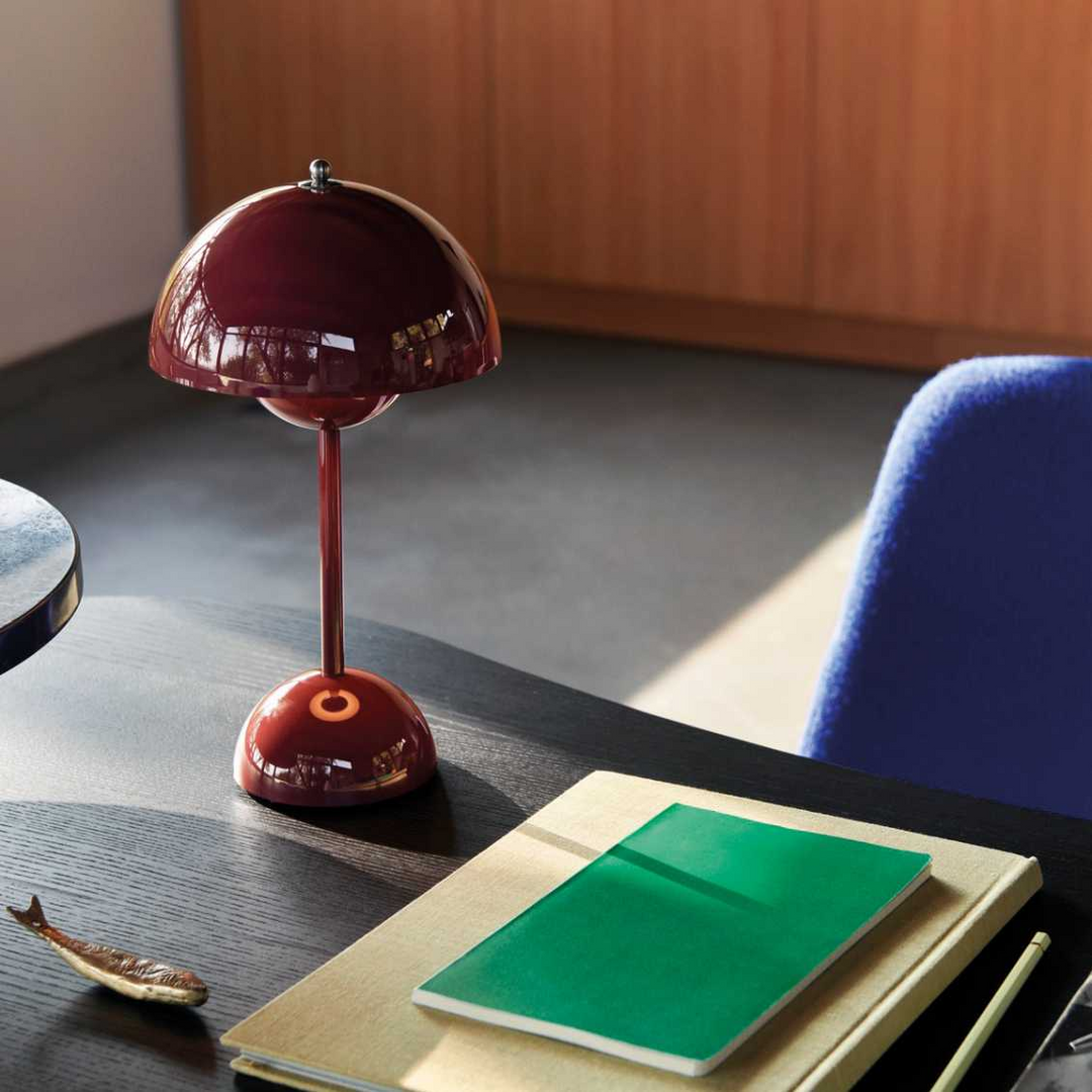 Dimmbare LED Tischlampe MoonGlow, kabellos, sorgt für gemütliche Atmosphäre im Wohnbereich.