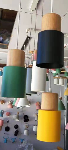 Minimalistische LED-Hängelampe, Zylinder aus Aluminium, moderne Innenbeleuchtung.