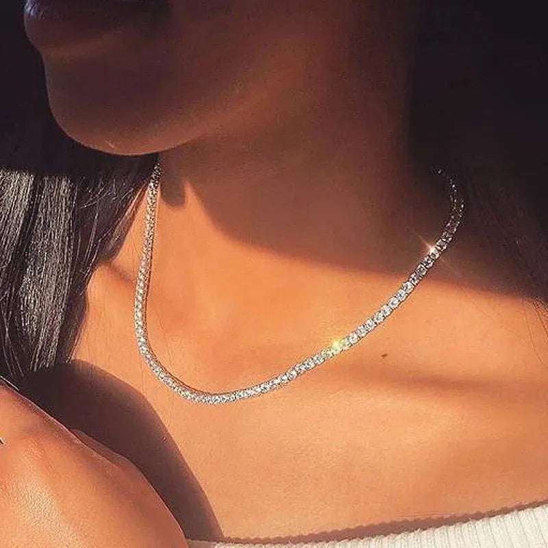 Funkelnde Damen Luxus Tennis Halskette mit Zirkonia, Edelstahl. Elegantes Schmuckstück für Frauen.