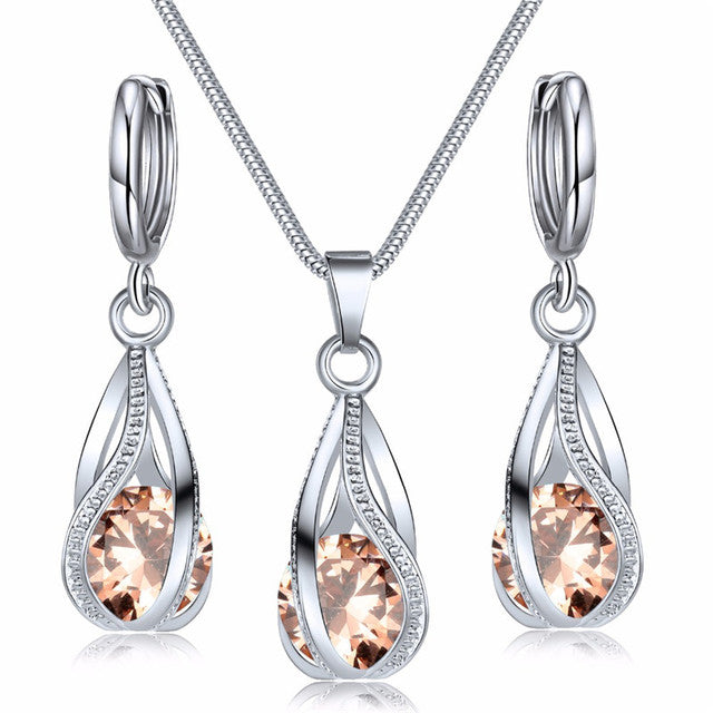 Elegantes Damen Winter-Schmuckset: Schneeflocken Halskette & Ohrringe aus Sterlingsilber und Zirkon.