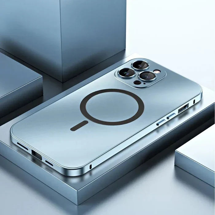 Elegante MagCase Metallschutzhülle für iPhone. Schlankes Profil und MagSafe Funktionalität.