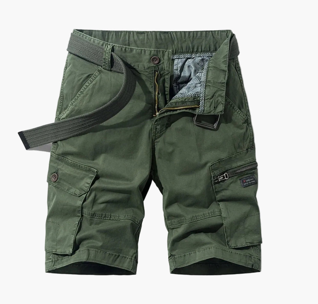 Gut sitzende Herren Cargo Shorts mit Gesäßtaschen. Komfortable & langlebige Sommer-Shorts für aktive Männer.