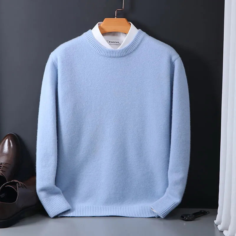 Detailaufnahme: Warmer Herren Strickpullover mit feiner Textur, perfekt für kalte Herbst- & Wintertage.