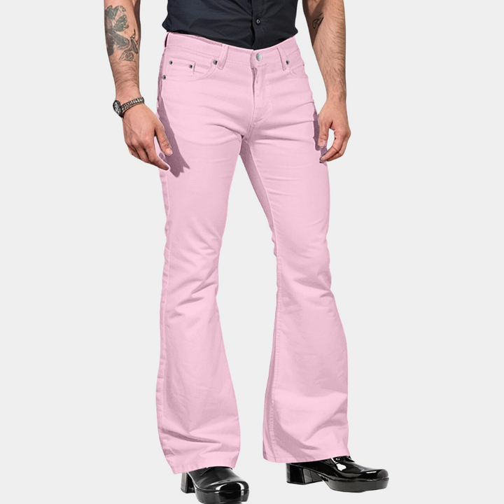 Modische Herren Schlaghose im Retro-Design. Diese Vintage-Hose ist eine bequeme und stilvolle Wahl für den Alltag.