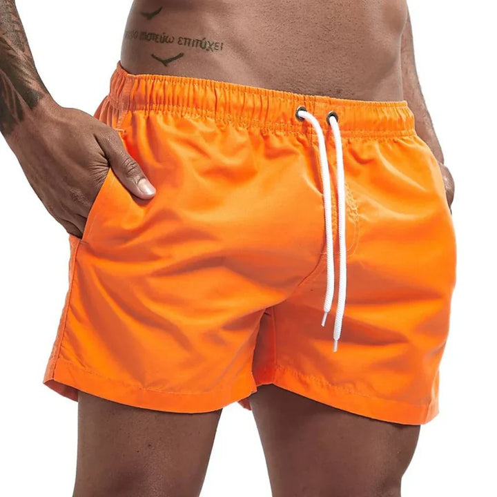 Modische Herrenshorts, schnelltrocknend, perfekt für Pool & Freizeit.