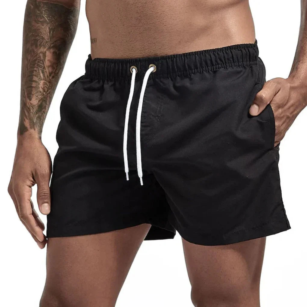 Schnelltrocknende Herrenshorts, perfekt für Strandmode & Poolmode.