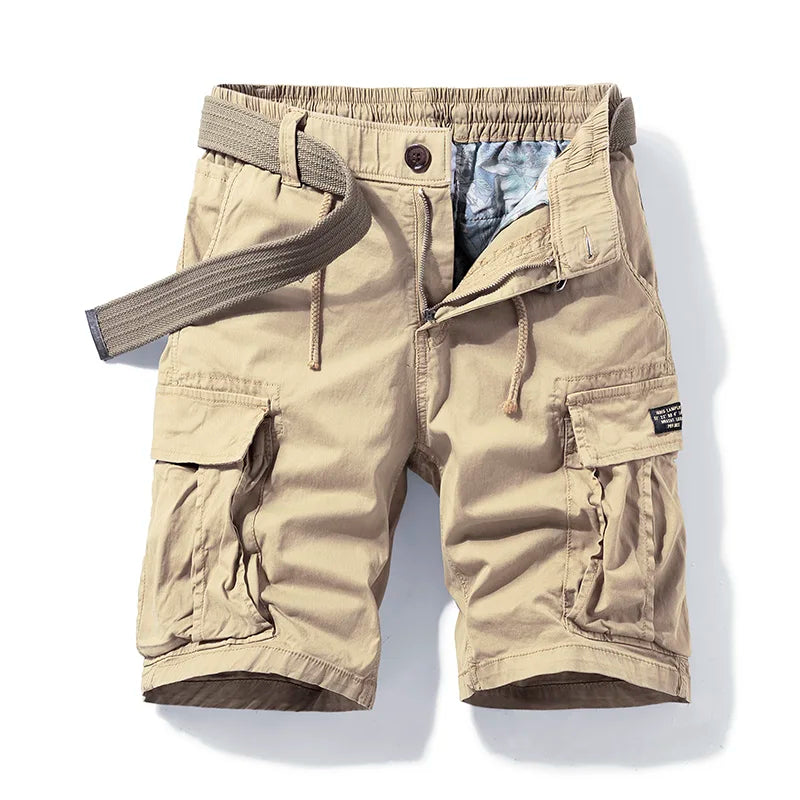 Herren Cargo-Shorts in Regular Fit für Freizeit und Sommer. Bequeme Alltags-Shorts mit vielen Taschen.