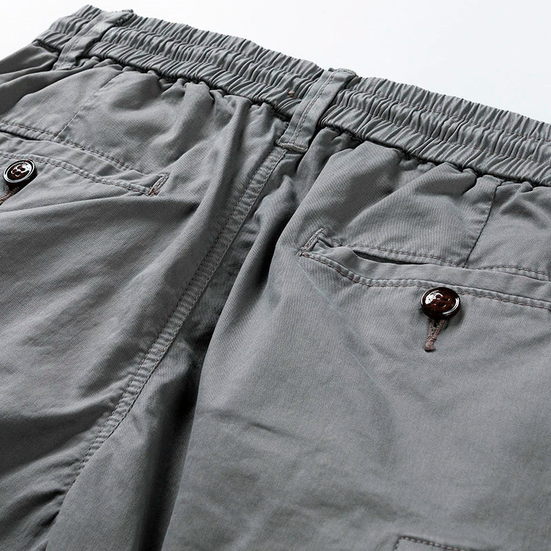 Klassische Herren Cargo-Shorts, Regular Fit. Komfortable Freizeit-Shorts für Sommer und Alltag.