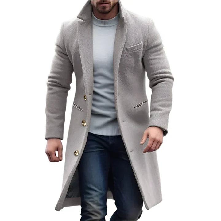 Moderner beiger Herrenmantel für Business-Kleidung. Vielseitiger eleganter Mantel für Büro und stilvolle Herrenmode.