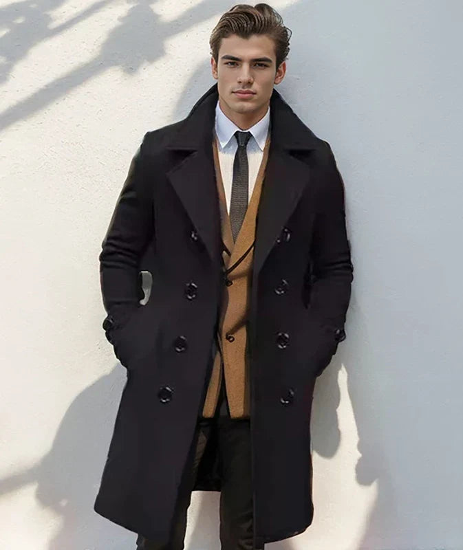 Eleganter Herren Trench-Mantel für stilvolle Auftritte. Klassische Oberbekleidung für Herbstmode.