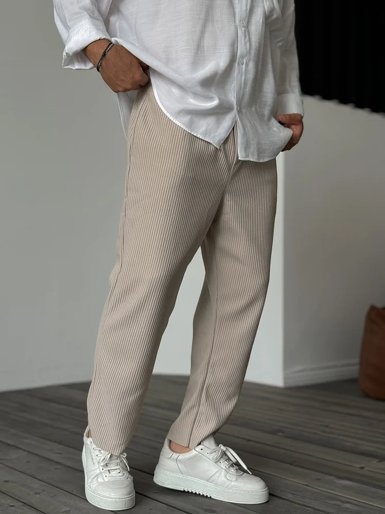 Bequeme Herren Business Hose, atmungsaktiv & strapazierfähig, perfekt für lange Bürotage und unterwegs.