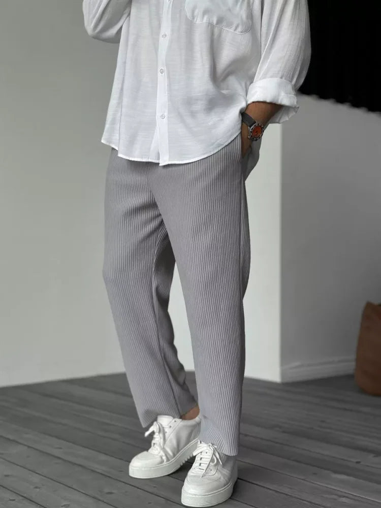 Hochwertige Herren Business Hose, pflegeleicht & knitterarm, perfekte Ergänzung für die moderne Herrengarderobe.