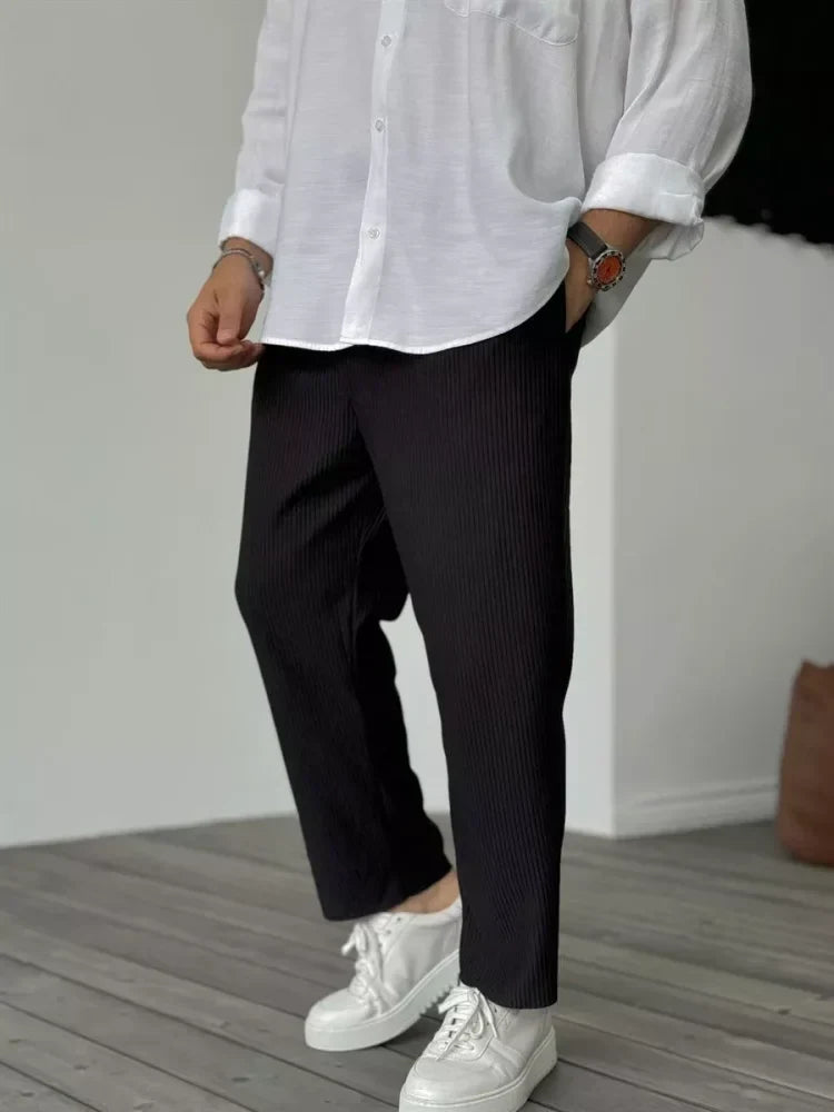 Vielseitige elegante Herrenhose, bequem & modisch, als Businesshose oder Freizeithose tragbar.