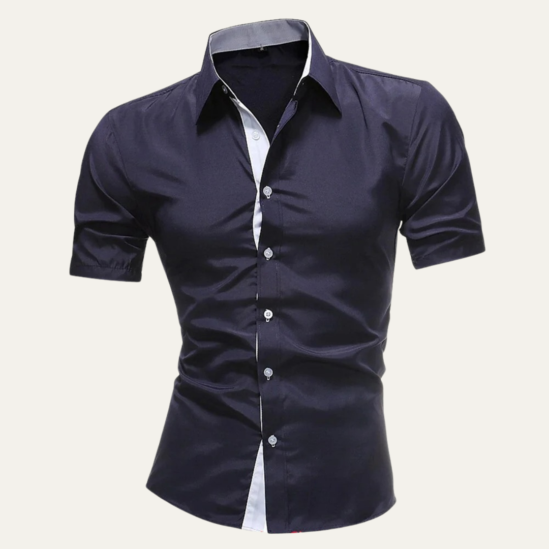 Modernes lässiges Herren Kurzarmhemd Regular Fit. Komfortables Sommerhemd mit strukturiertem Kragen für Männer.