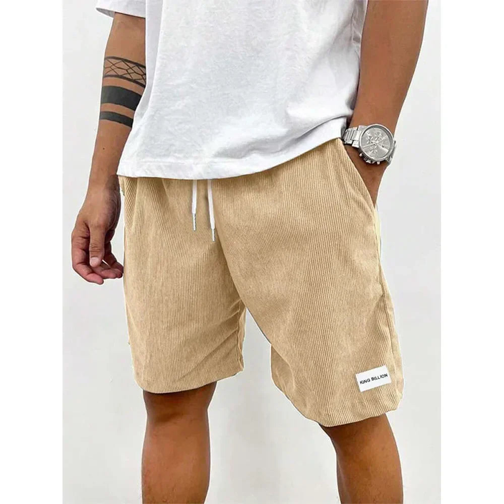 Herren kurze Sommerhose, lässig und luftig, ideal für heiße Tage im Alltag oder Urlaub.