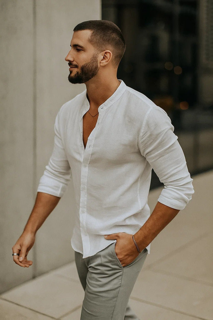Elegantes Herren-Langarmhemd aus Leinen mit Grandad-Kragen. Vielseitiges Sommerhemd für stilvolle Männer Mode.