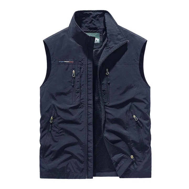 Stylische Outdoor Weste für Herren, leicht, atmungsaktiv & mit Mehrtaschen-Design für Freizeit.