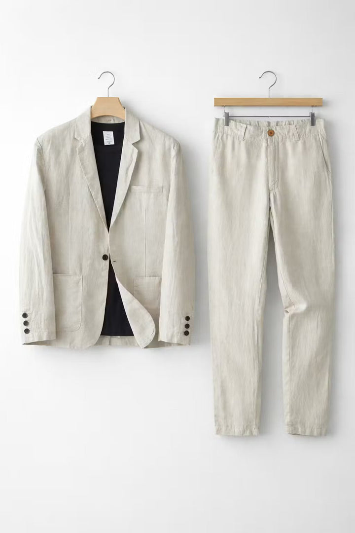 Modischer Herren Leinenanzug mit Sakko und Hose in bequemer, relaxter Passform für Frühling & Sommer.