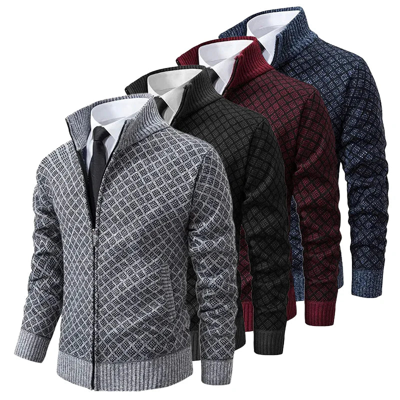 Herrenstrickjacke mit Stehkragen & Reißverschluss. Ein warmes und stilvolles Oberteil für Alltag und Freizeit.