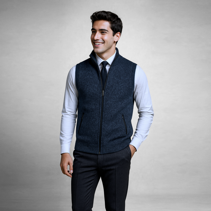 Hochwertige Herren-Strickweste für Winter-Layering. Mit Reißverschluss und Stehkragen. Perfekt für Business- und Casual-Looks.