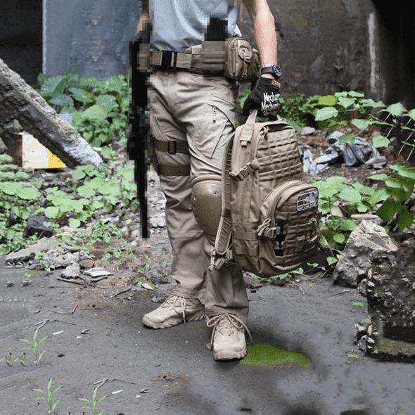 Textur der Herren Outdoorhose: atmungsaktives, wasserabweisendes Material für Wanderhose & Sporthose.