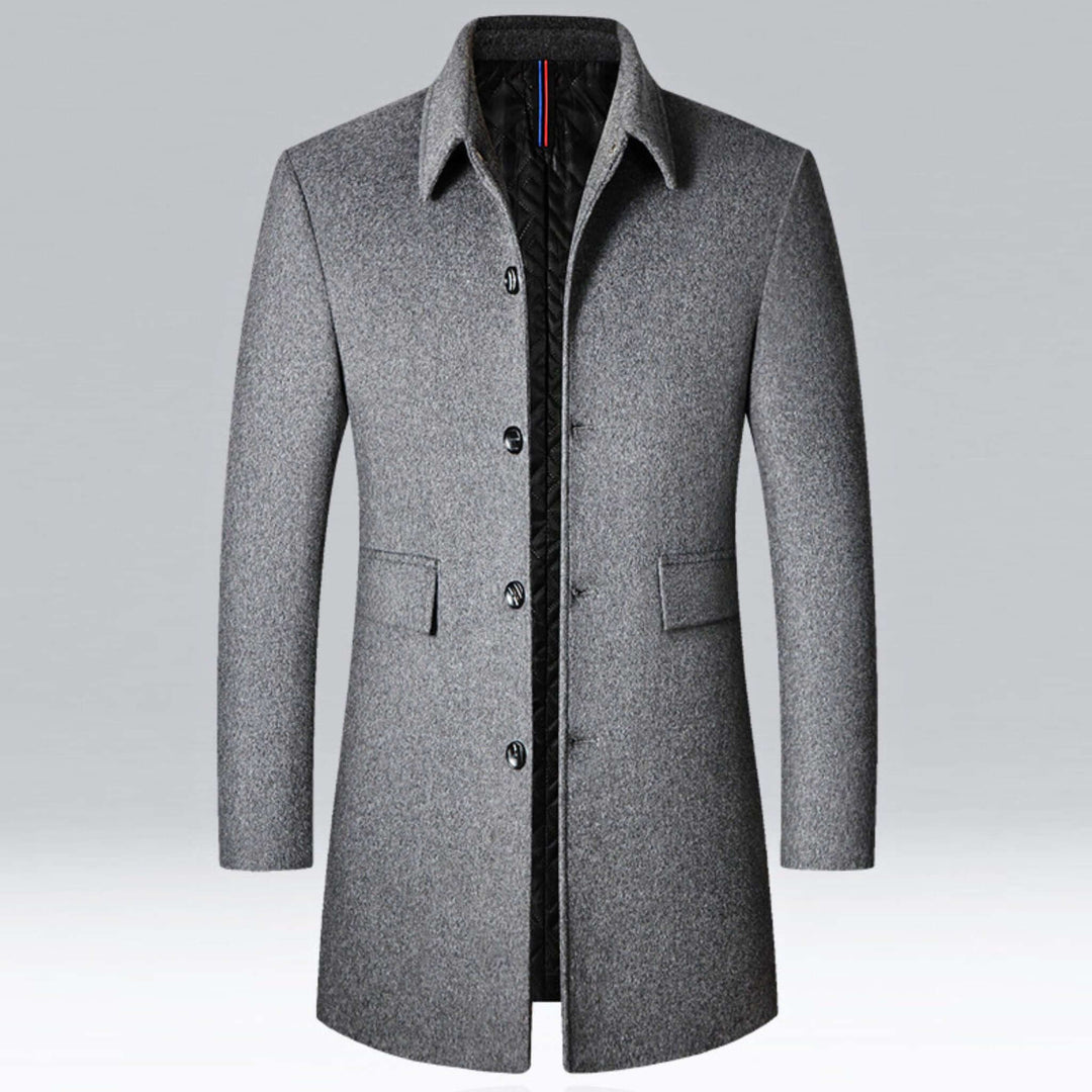Zeitloser Herren Business-Mantel für Herbst. Elegant, warm und vielseitig kombinierbar. Perfekt für formelle Anlässe.