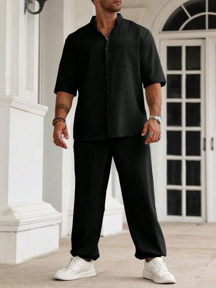 Sportliches Herren Set mit bequemer Hose & passendem Oberteil. Perfektes Outfit für Freizeit & Entspannung.