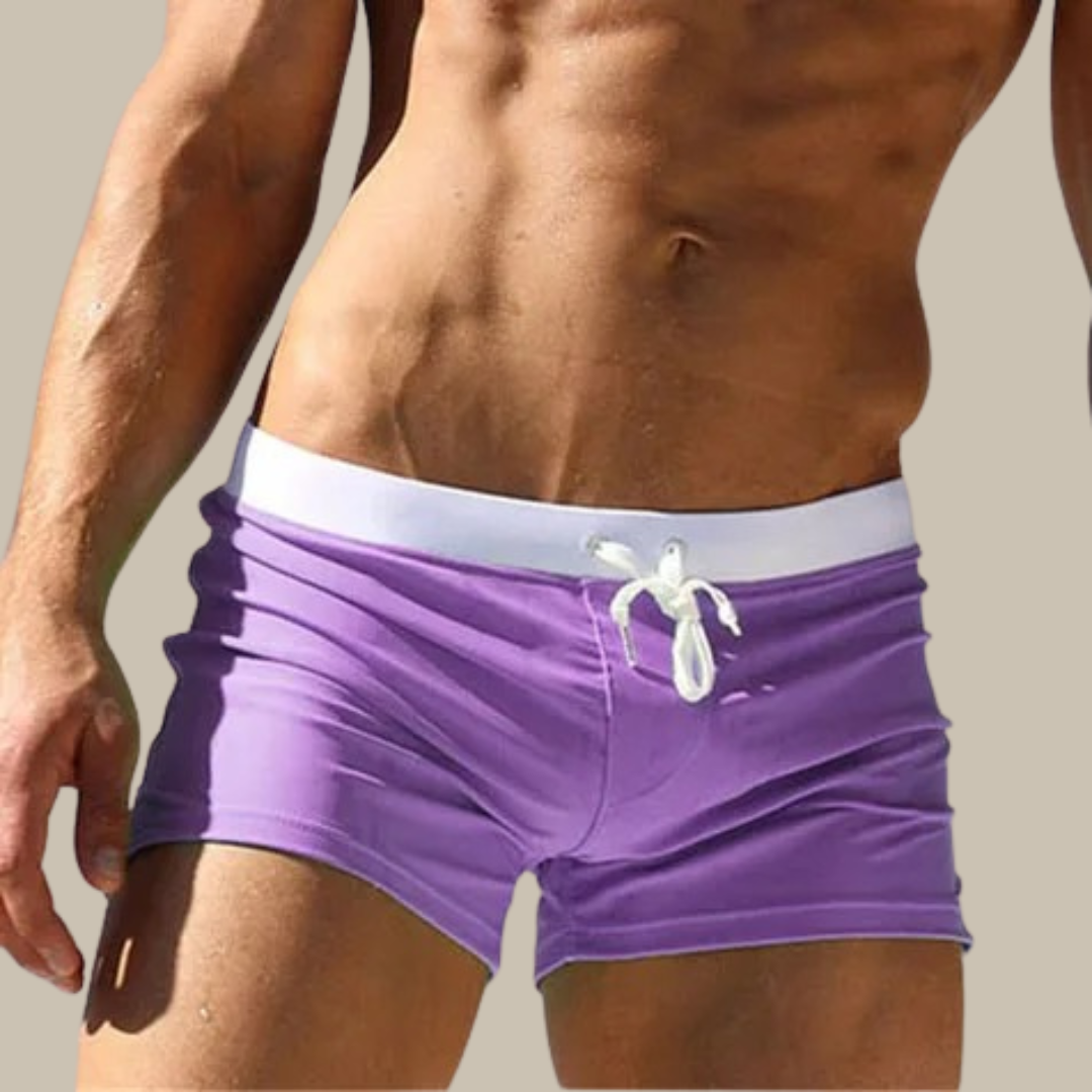 Kurze Herren Bademode mit dehnbarem Stoff und schnelltrocknender Funktion für Pool & Strand.