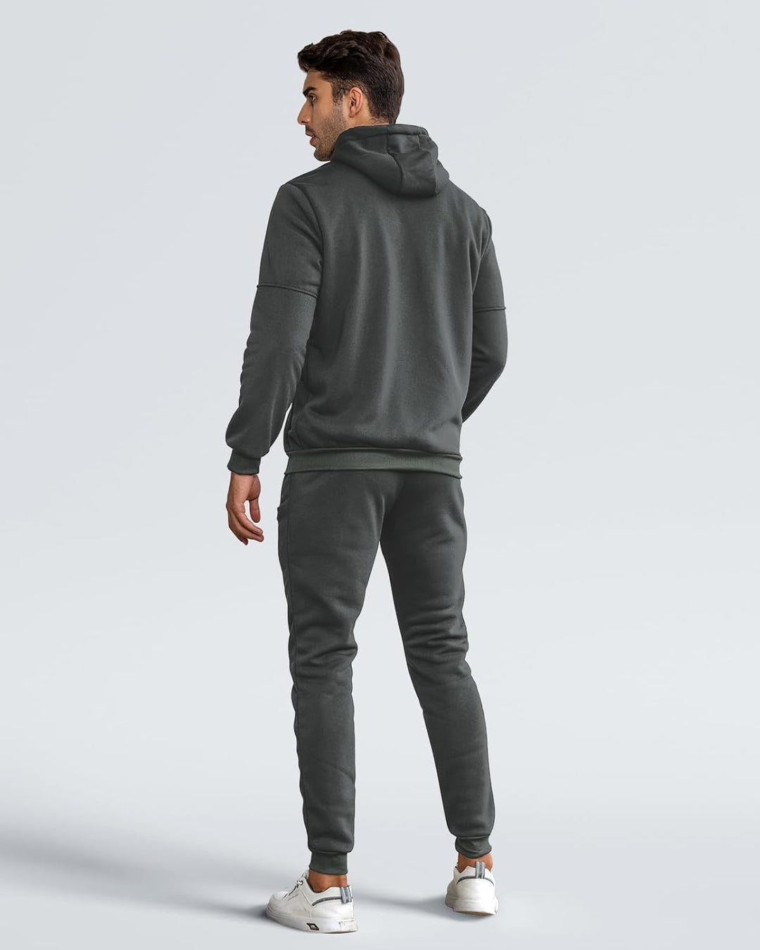 Hellgrauer Sportanzug Herren, sportlich-elegant für jeden Tag.