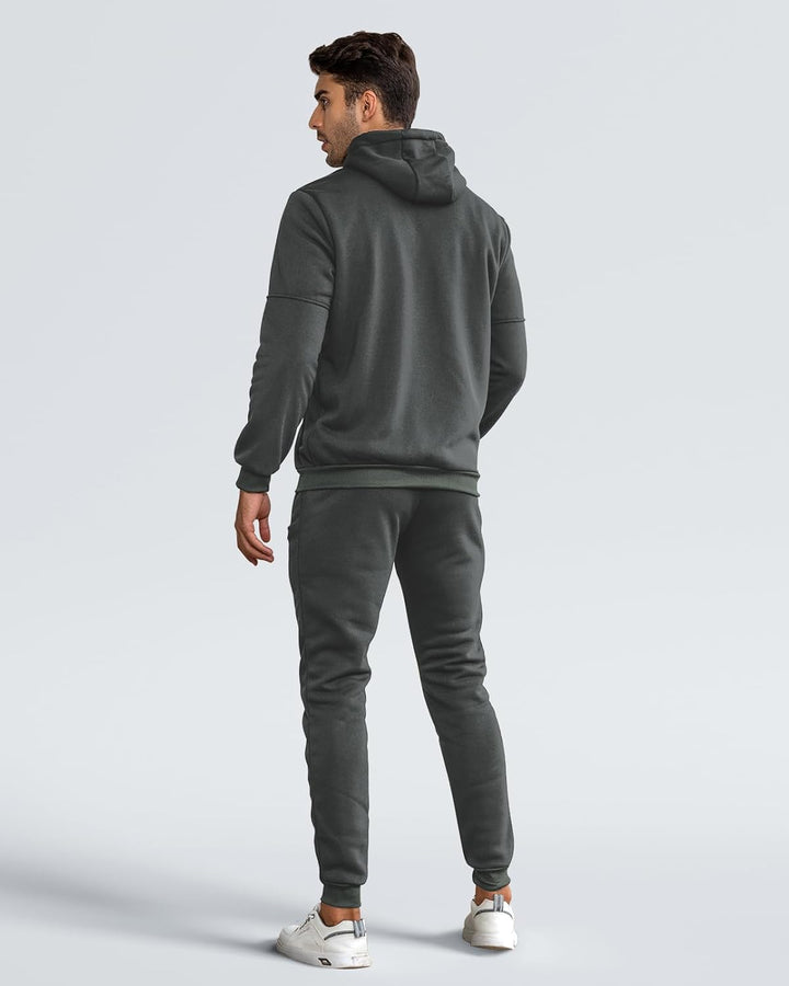Hellgrauer Sportanzug Herren, sportlich-elegant für jeden Tag.