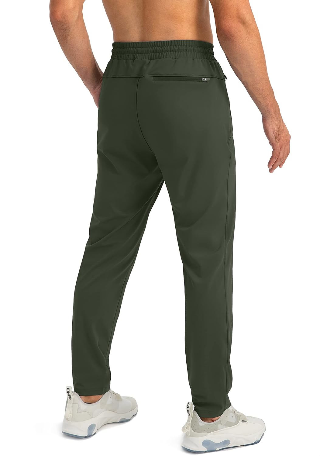Herren-Jogginghose im Tapered Fit. Bietet Komfort & modernen Stil für Sport, Freizeit & Alltag.