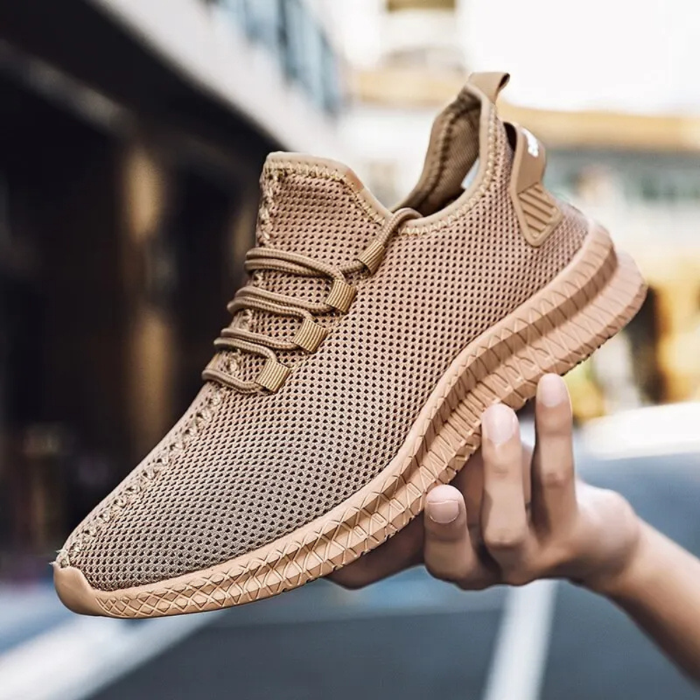 Vorderansicht der leichten orthopädischen Herrenschuhe, die Komfort & Fußgesundheit vereinen.