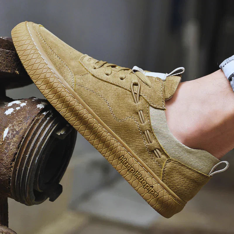 Seitenansicht der Maxon Herren-Sneaker. Stilvolle, bequeme Freizeitschuhe für den Alltag.