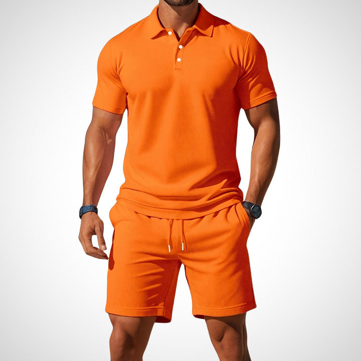 Stylisches Herren Zweiteiler Poloshirt & Shorts Set "Enrico" für lässige Sommer-Outfits. Moderne Herrenbekleidung.