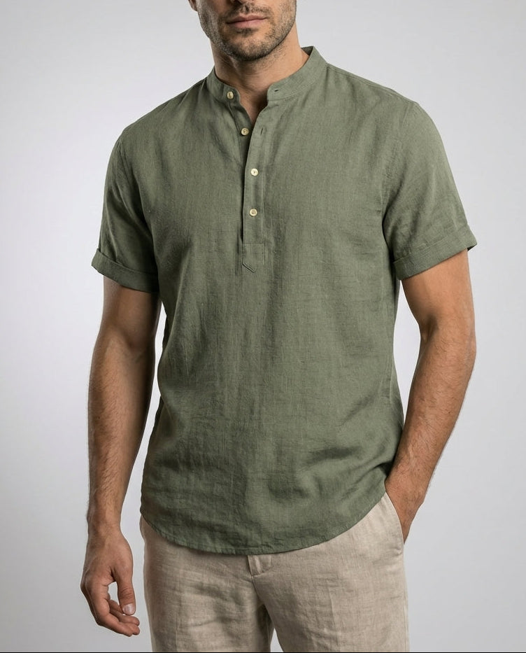 Herren Poloshirt mit V-Ausschnitt, Kurzarm, bequem & stilvoll für Freizeit & Alltag.