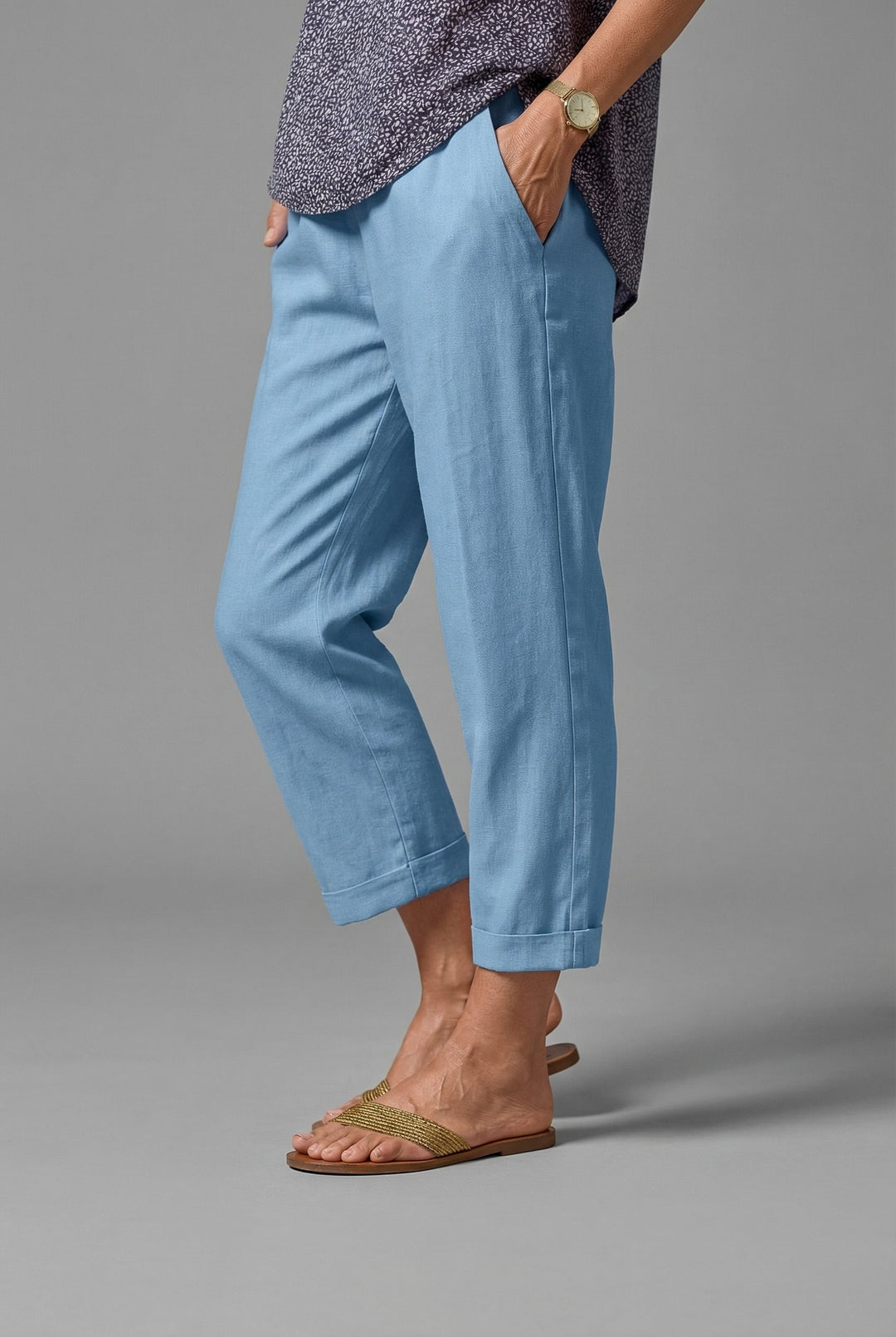 Modische, leichte Damen Sommerhose für Freizeit, Urlaub & Alltag. Bequemer Relaxed Fit mit elastischem Bund für Komfort.
